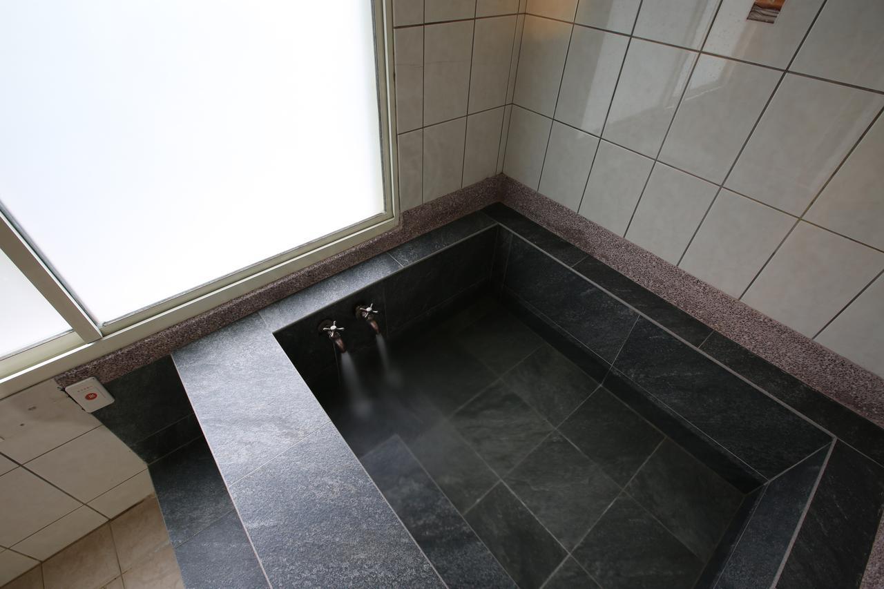 Cyuan Tang Hot Spring Hotel Jiaoxi Dış mekan fotoğraf
