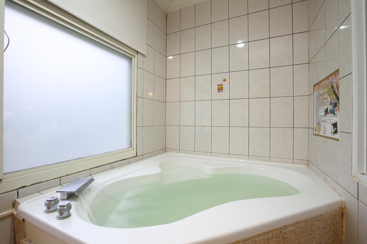 Cyuan Tang Hot Spring Hotel Jiaoxi Dış mekan fotoğraf